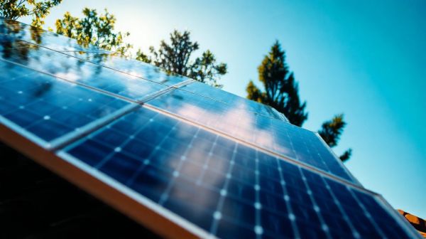 Maximiser l'efficacité des panneaux solaires pour électricité